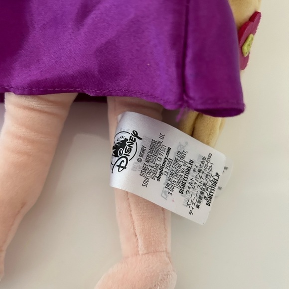 Disney Animators Collection Rapunzel Plush Doll… - Picture 3 of 4